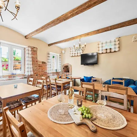 شقة Stara Brusirna Šatov